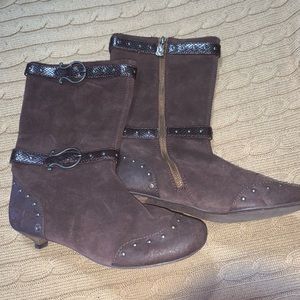 London Underground kitten heel boots